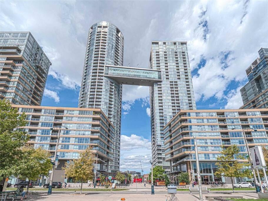 Cozy Condo In Downtown Toronto + Free Parking Luaran gambar