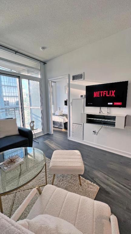 Cozy Condo In Downtown Toronto + Free Parking Luaran gambar