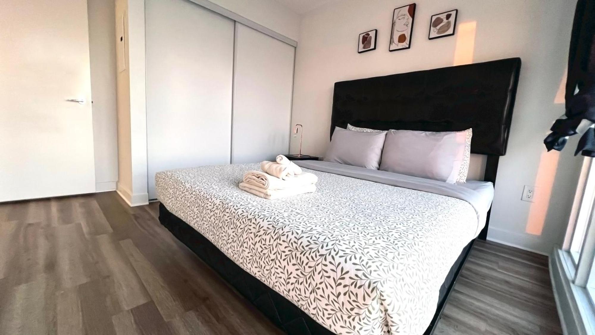 Cozy Condo In Downtown Toronto + Free Parking Luaran gambar