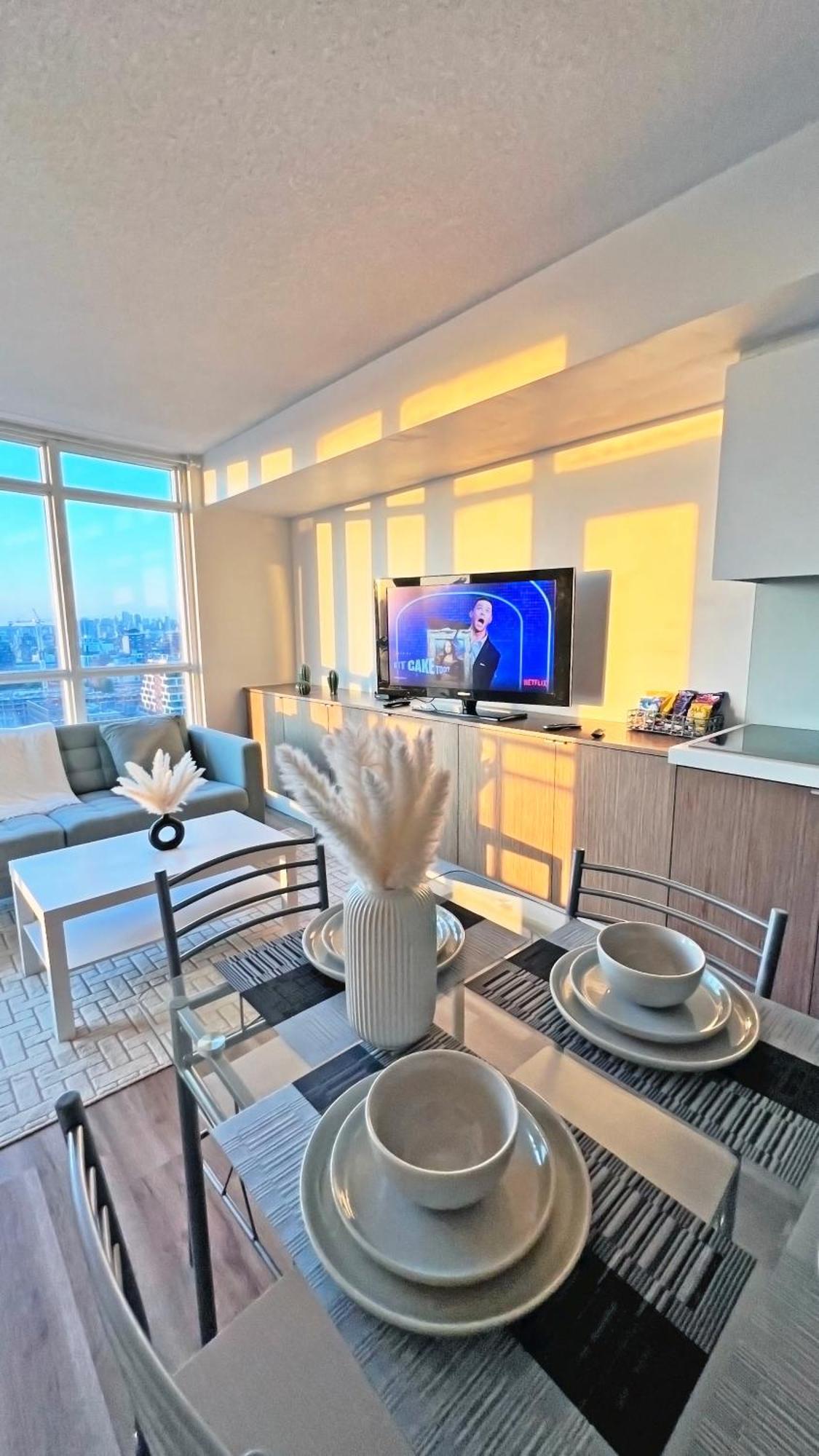 Cozy Condo In Downtown Toronto + Free Parking Luaran gambar