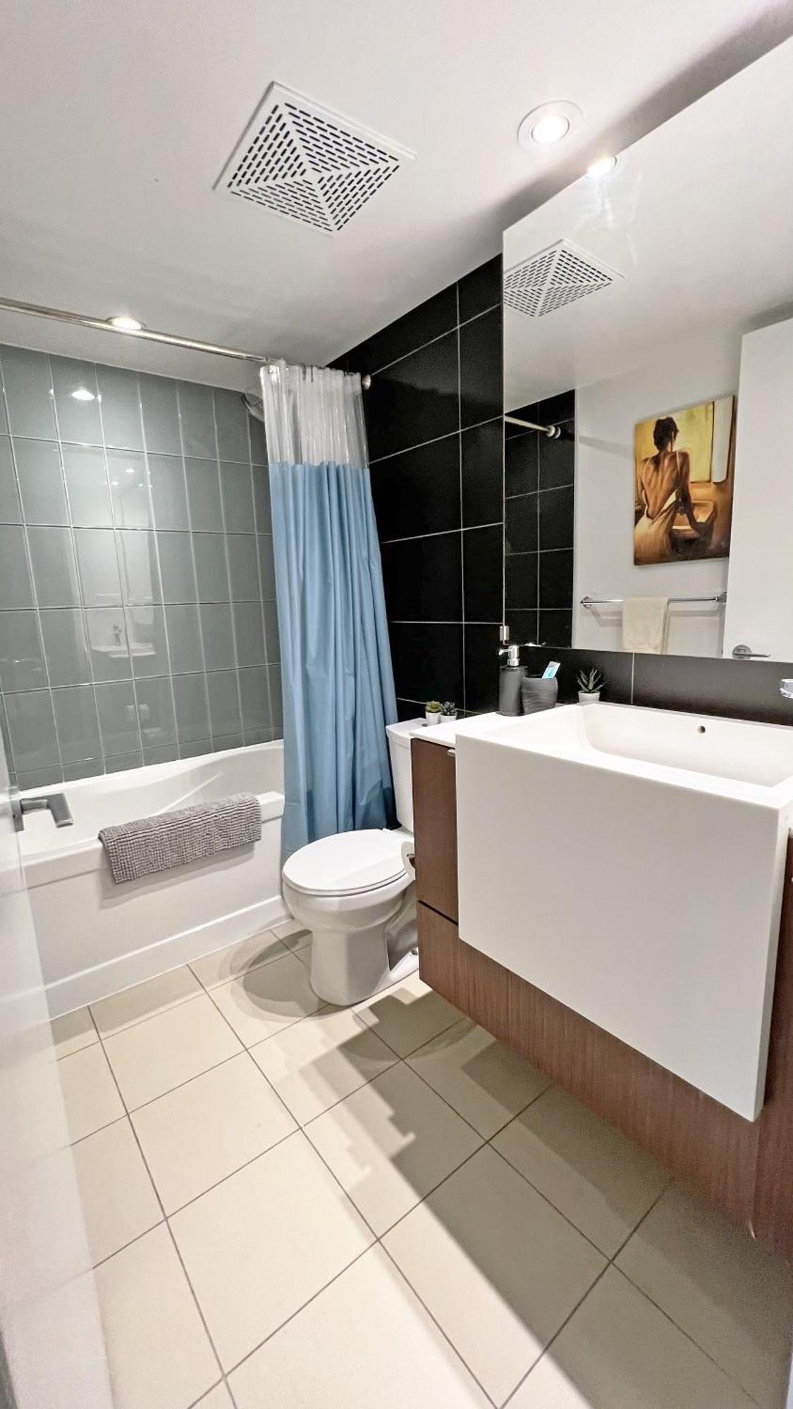 Cozy Condo In Downtown Toronto + Free Parking Luaran gambar