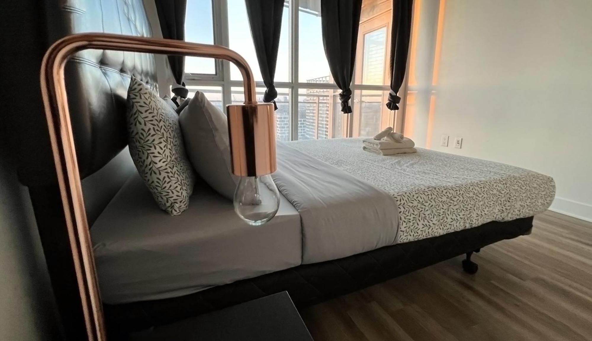 Cozy Condo In Downtown Toronto + Free Parking Luaran gambar